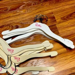 6 bright white Lilly Pulitzer hangers price PER HANGER